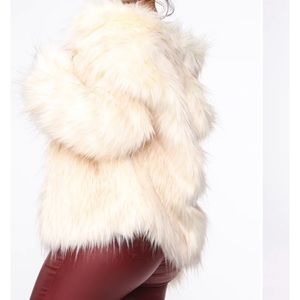 Fashion nova faux fur coat, size M, color ivory
